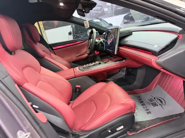Xiaomi SU7 — Фото автомобиля 13