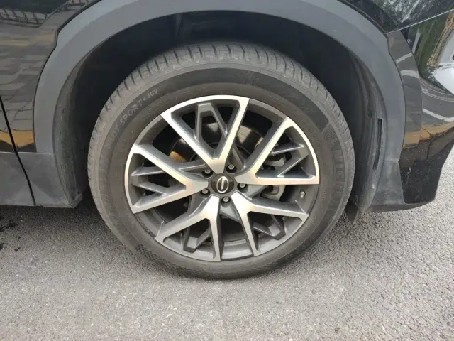 GAC Trumpchi GS8 — Фото автомобиля 24