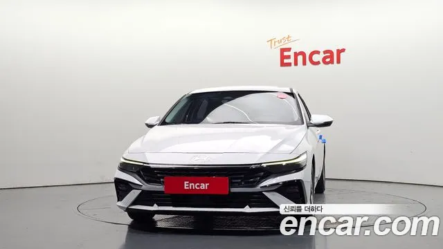 Hyundai Avante CN7 — Фото автомобиля 3