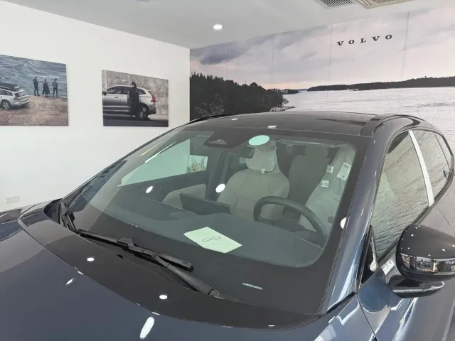 Volvo XC70 Plug-in Hybrid — Фото автомобиля 4