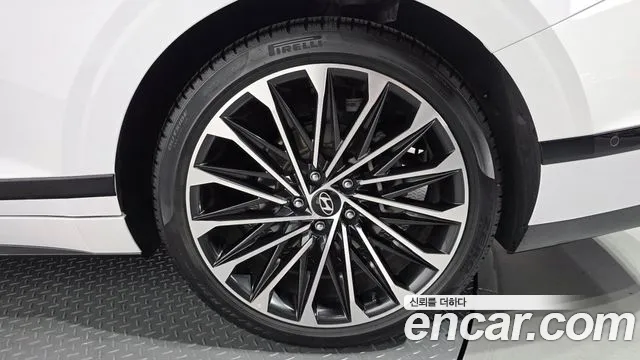 Hyundai Grandeur GN7 — Фото автомобиля 6