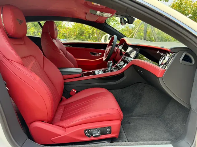 Bentley Continental — Фото автомобиля 16
