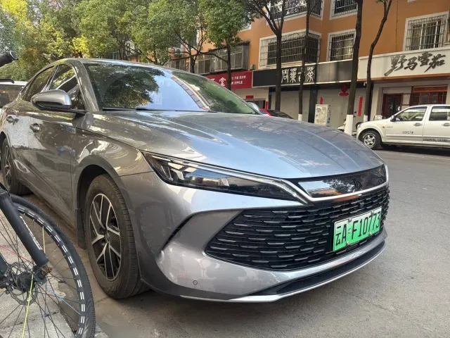 BYD Qin L — Фото автомобиля 2