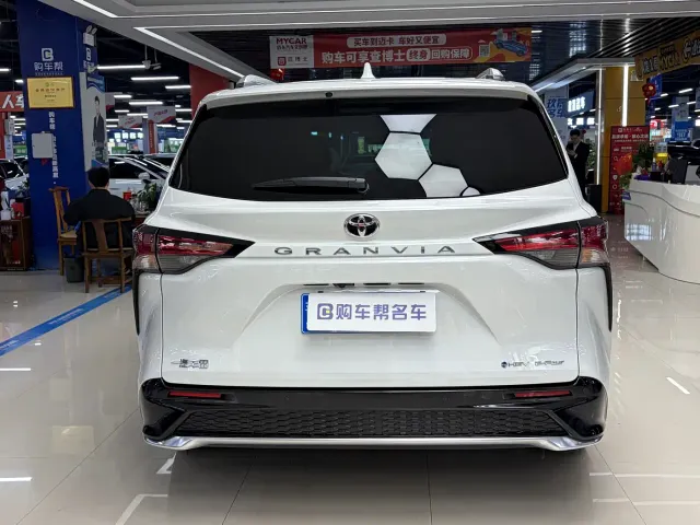 Toyota Granvia — Фото автомобиля 16
