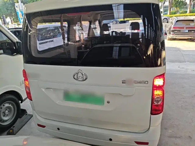 Changan Ruixing EM60 — Фото автомобиля 5