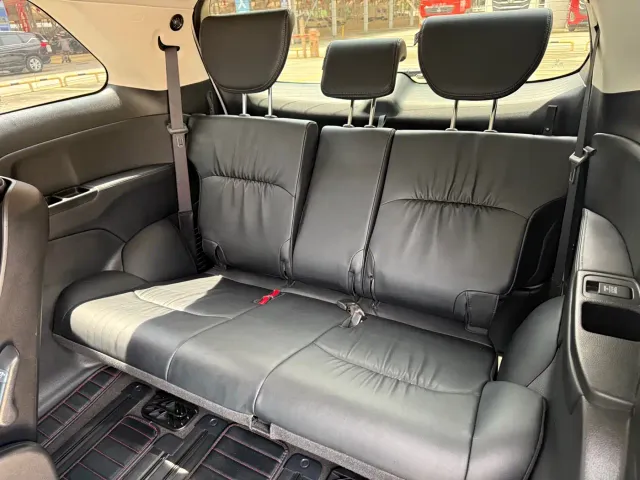 Honda Elysion — Фото автомобиля 11
