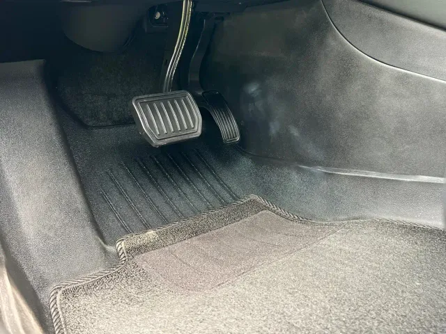 Tesla Model 3 — Фото автомобиля 6