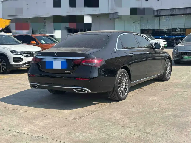 Mercedes-Benz E-Class — Фото автомобиля 7
