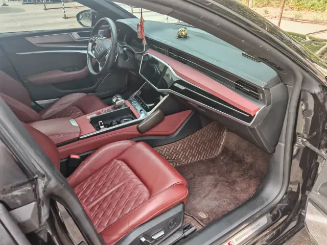 Audi A7L — Фото автомобиля 4