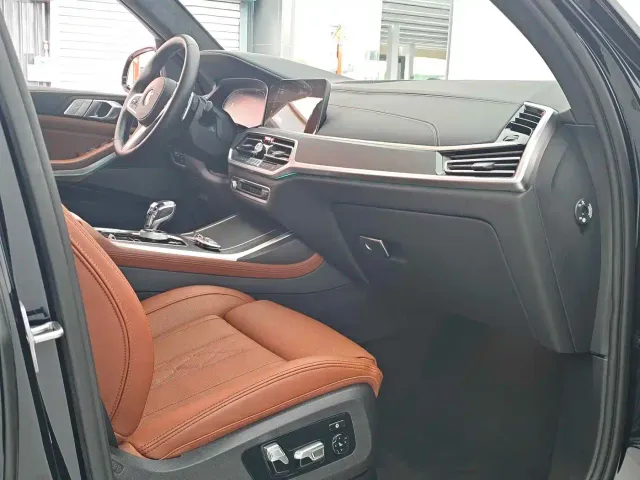 BMW X7 — Фото автомобиля 12