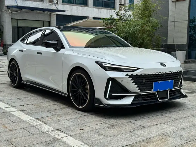 Changan UNI-V — Фото автомобиля 3