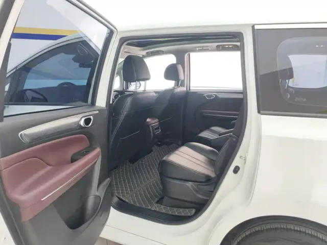 GAC Trumpchi M6 — Фото автомобиля 11