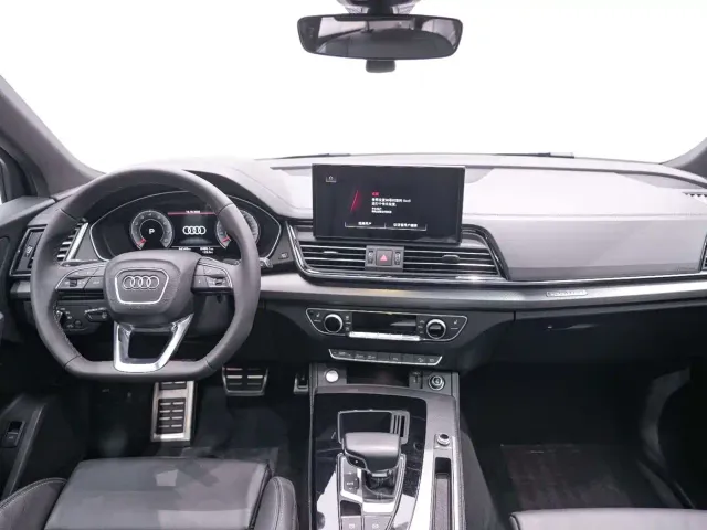Audi Q5L — Фото автомобиля 12