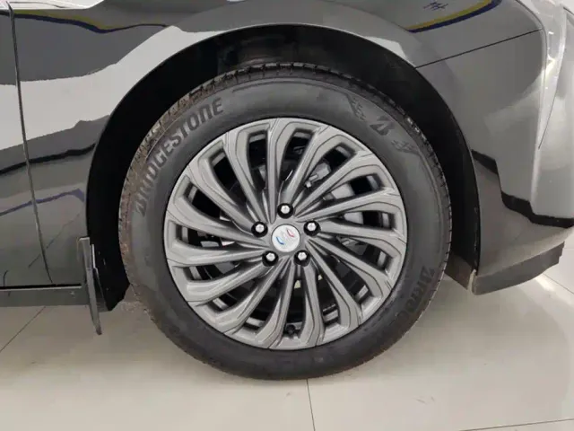 Buick LaCrosse — Фото автомобиля 6