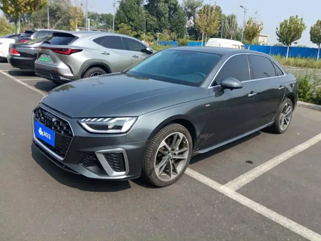 Фотография автомобиля — Audi A4L