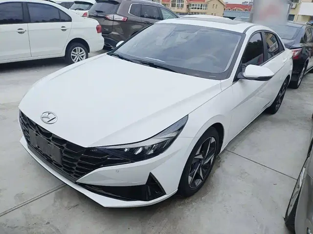 Фотография автомобиля — Hyundai Elantra