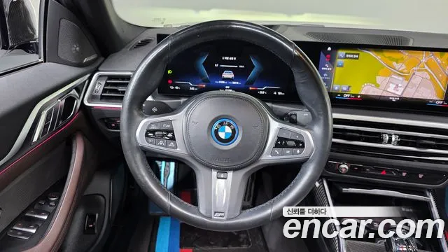 BMW i4 — Фото автомобиля 13
