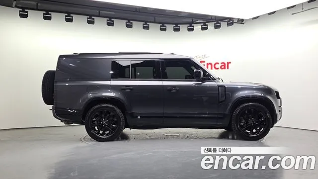 Land Rover Defender — Фото автомобиля 5