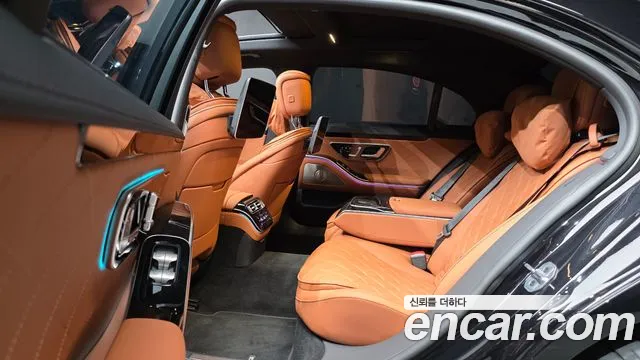 Mercedes-Benz S-Class — Фото автомобиля 12