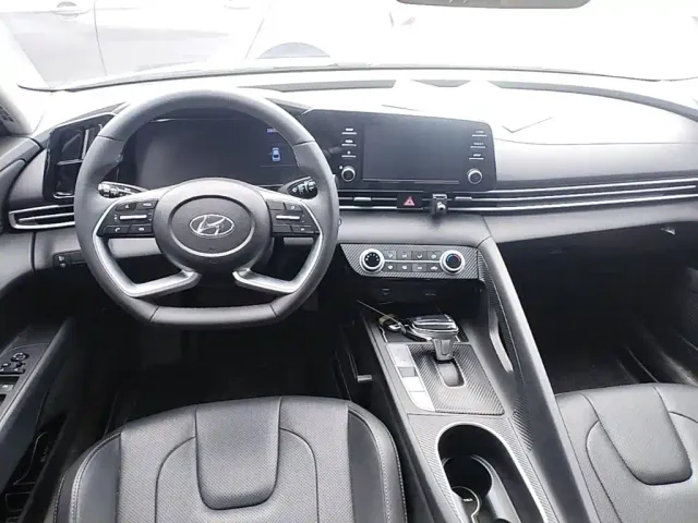 Hyundai Elantra — Фото автомобиля 9