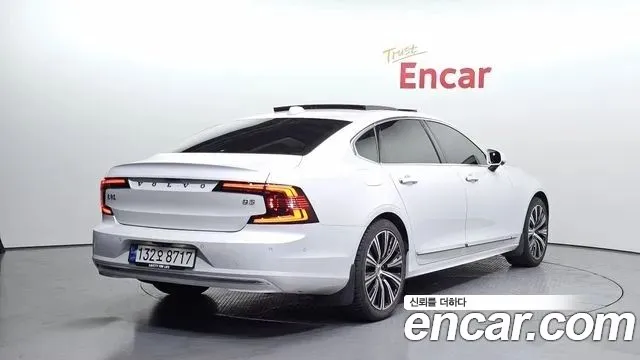 Вольво S90 — Фото автомобиля 2