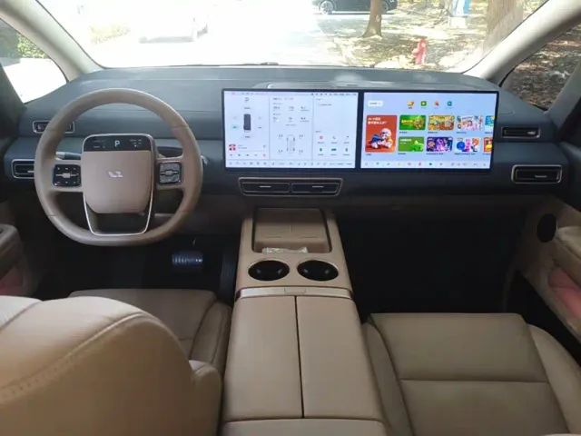 Li Auto MEGA — Фото автомобиля 9