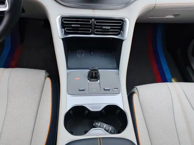 BYD Song PLUS — Фото автомобиля 16