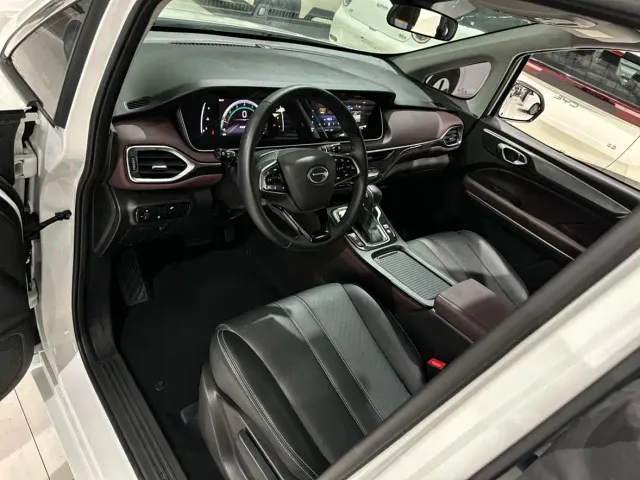 GAC Trumpchi M6 — Фото автомобиля 5