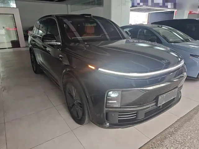 Li Auto L7 — Фото автомобиля 3
