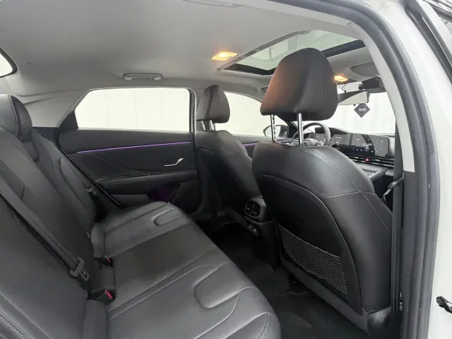 Hyundai Elantra — Фото автомобиля 20