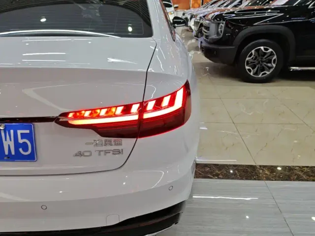 Audi A4L — Фото автомобиля 7