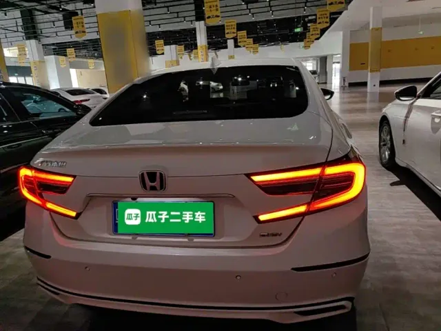 Honda Accord — Фото автомобиля 5
