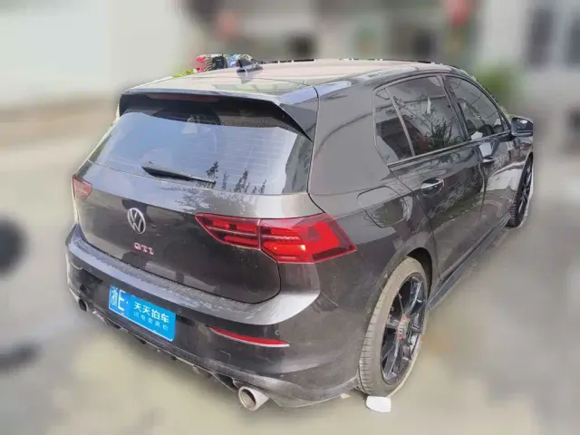 Volkswagen Golf GTI — Фото автомобиля 2