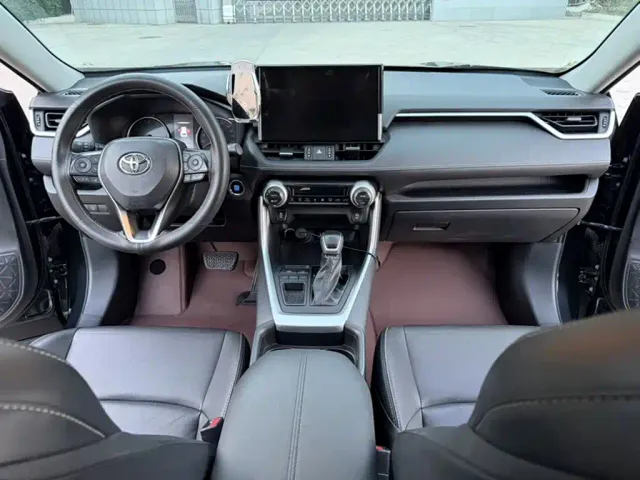 Toyota Wildlander — Фото автомобиля 11