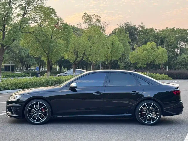 Audi S4 — Фото автомобиля 4