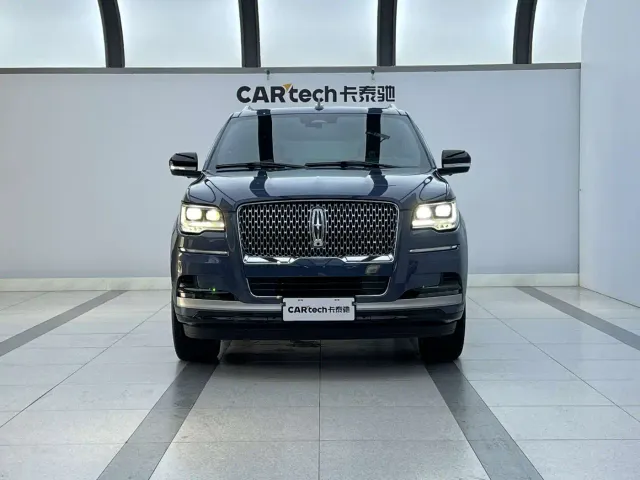 Фотография автомобиля — Lincoln Navigator