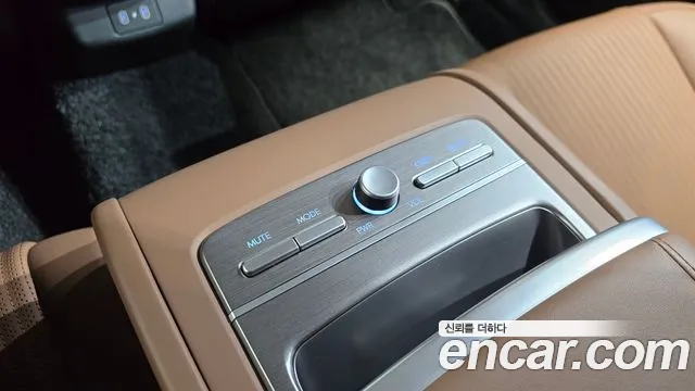 Hyundai Grandeur Grandeur (GN7) 3.5 Бензин 2WD — Фото автомобиля 29