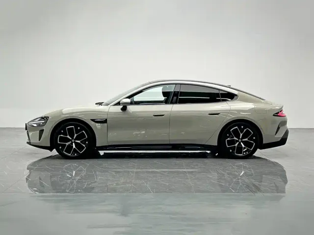 Xiaomi SU7 — Фото автомобиля 3
