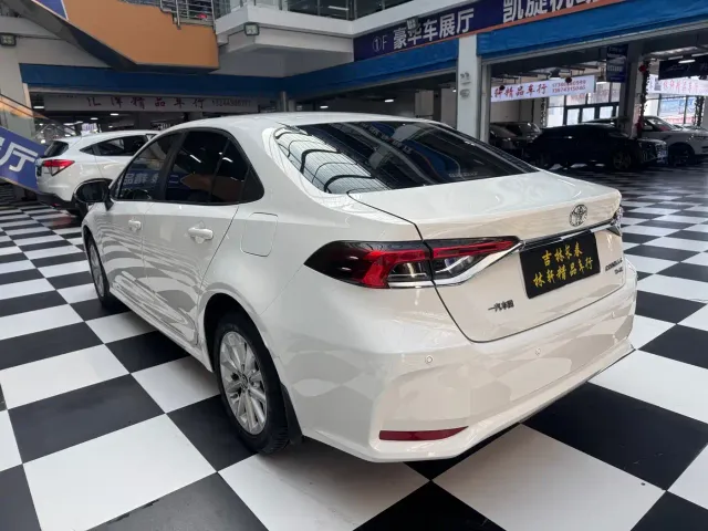Toyota Corolla — Фото автомобиля 7