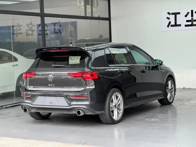 Volkswagen Golf GTI — Фото автомобиля 8