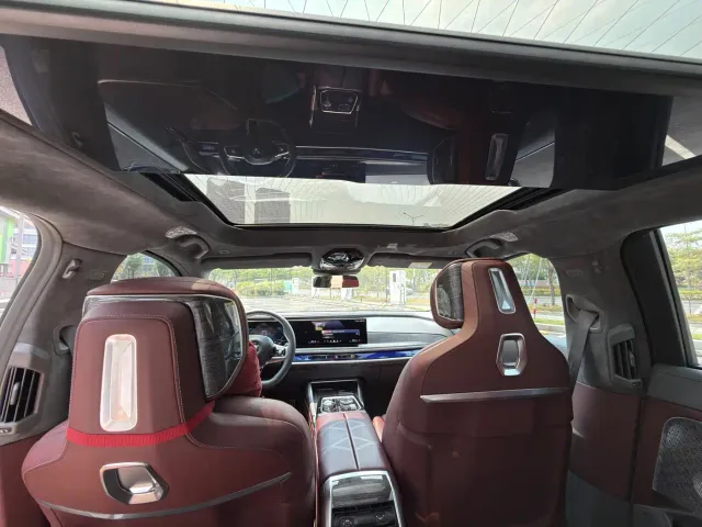 BMW i7 — Фото автомобиля 16