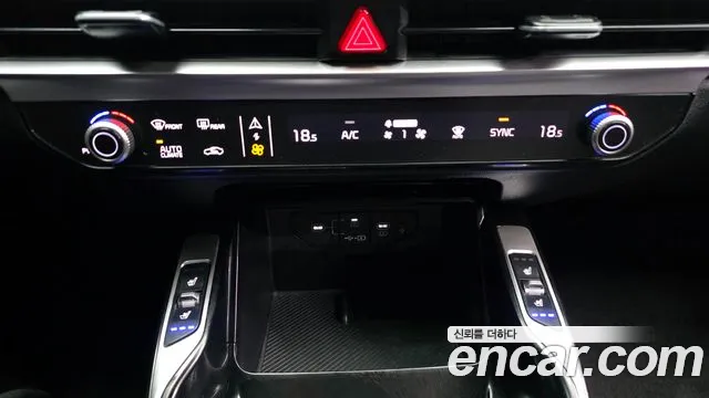 Kia Sorento Новый Sorento 4 поколение Бензин 2.5T 2WD — Фото автомобиля 18