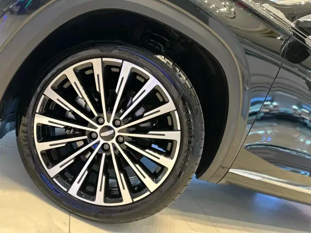 Geely Xingyue L — Фото автомобиля 4