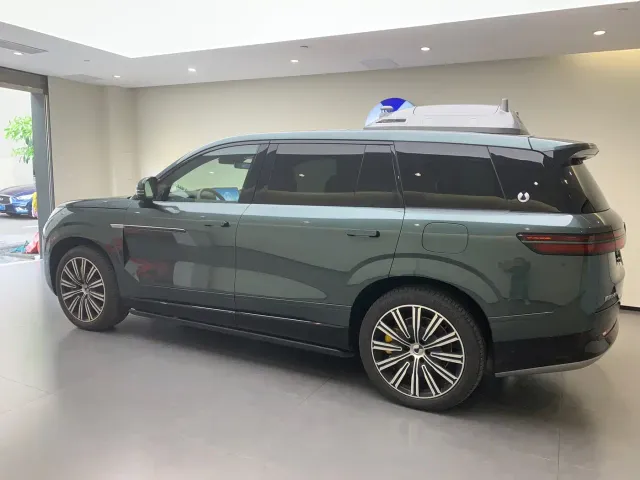 Denza N9 — Фото автомобиля 3