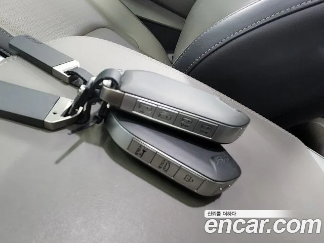 Kia Carnival Generation 4 — Фото автомобиля 13