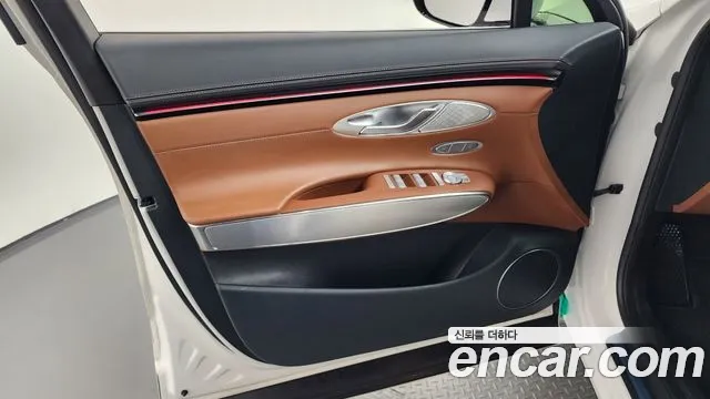 Genesis GV70 — Фото автомобиля 13