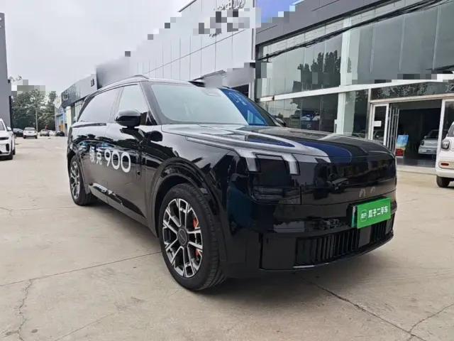 Lynk & Co 900 — Фото автомобиля 3