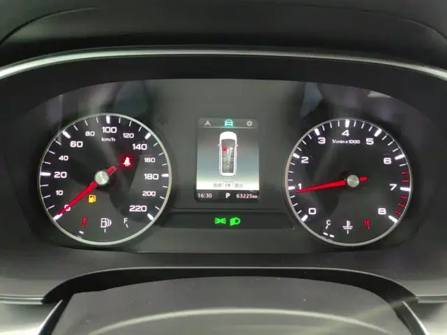Roewe iMAX8 — Фото автомобиля 14