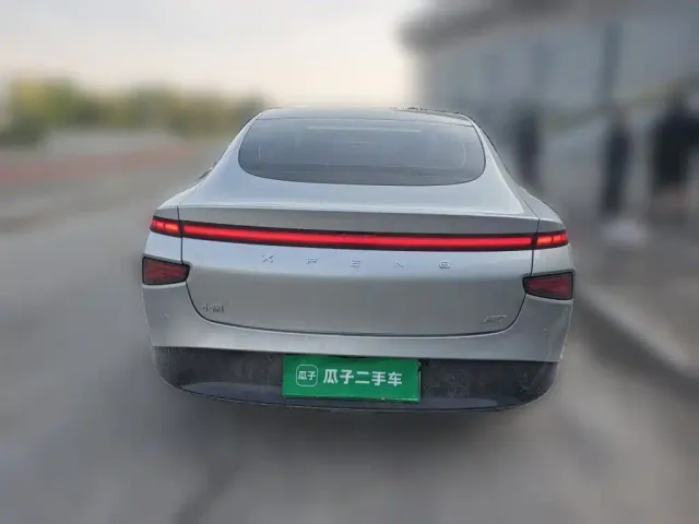 Xpeng P7 — Фото автомобиля 3
