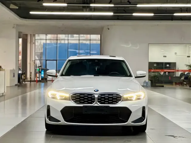 BMW 3 Series — Фото автомобиля 2